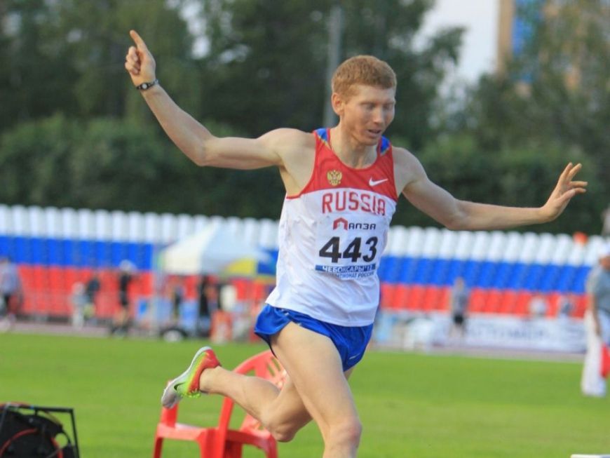 Иван Нестеров на финише 800-метровки. Фото сайта Runners.ru